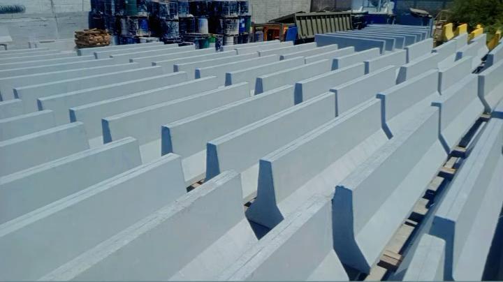 Equipo de construcción profesional en obra